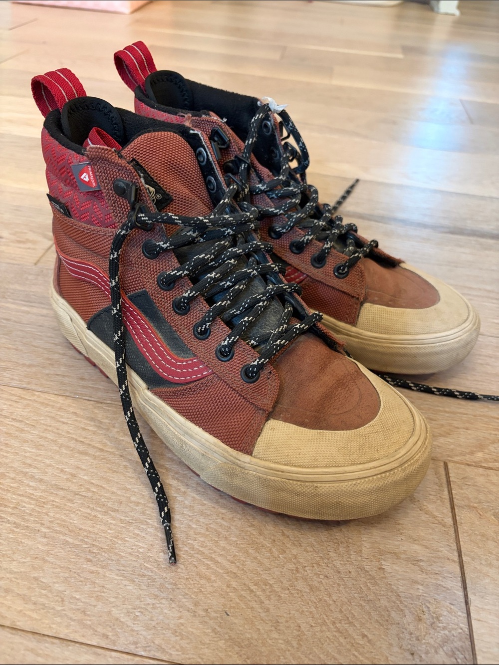 Vans MTE waterproof High-Top Sneakers — sz 8